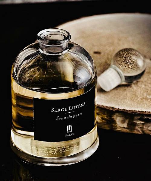 【Serge Lutens】Jeux de Peau (皮膚遊戲)1.jpg 【Serge Lutens】Jeux de Peau (皮膚遊戲)1.jpg