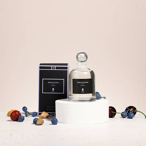 【Serge Lutens】Louve (母狼)1.jpg 【Serge Lutens】Louve (母狼)1.jpg