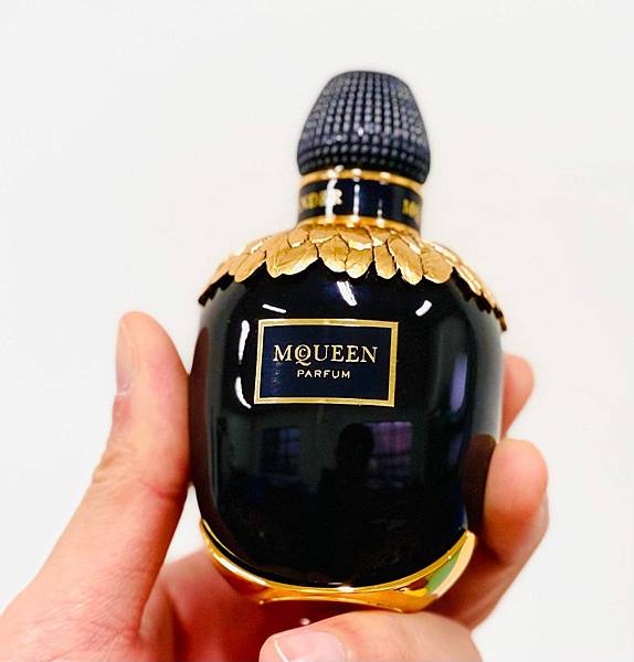 【Alexander McQueen】McQueen Parfum for Her (夜之女神) 1.jpg