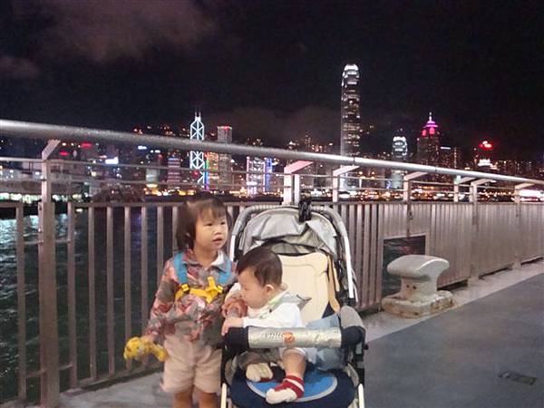 姊姊和妹妹在香港海港城