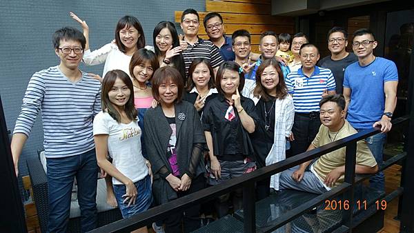 #首頁-戶外區大合照-03.jpg #首頁-戶外區大合照-03.jpg