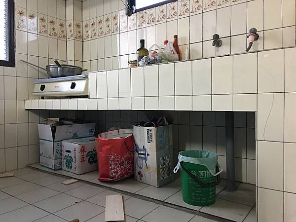 廚房改造 萬元預算diy改造廚房台式水泥磚造水槽流理台變身美式原木檯面 不銹鋼水槽 鄉村風中島吧台隔間櫃廚房改造