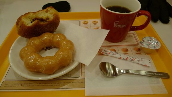 02_早餐吃車站內的Mister Donut.JPG