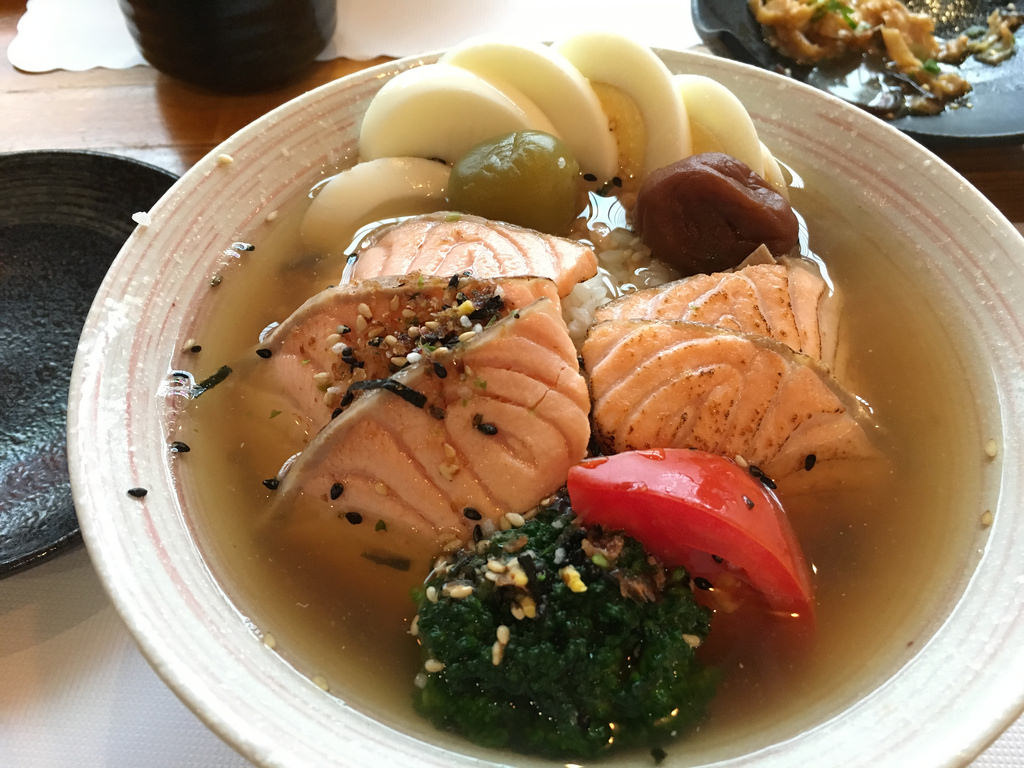 鮭魚茶泡飯