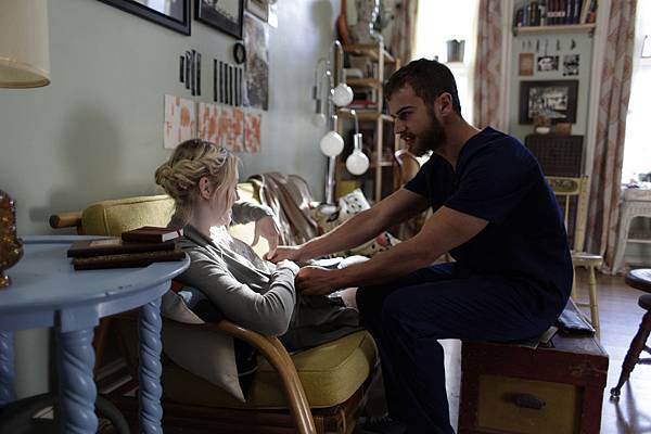 franny_theo_james_dakota_fanning2.jpg franny_theo_james_dakota_fanning2.jpg