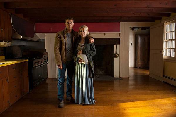 franny-theo-james-dakota-fanning.jpg franny-theo-james-dakota-fanning.jpg
