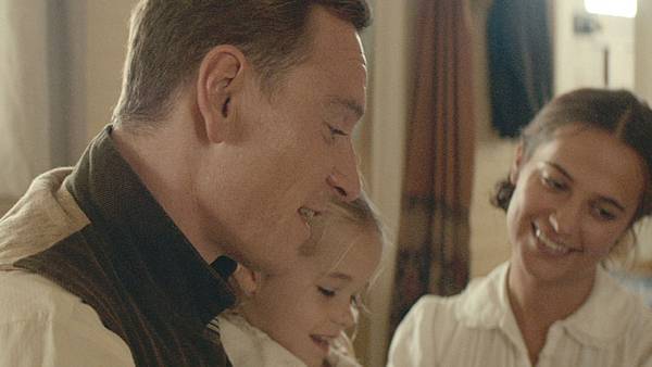 LightBetweenOceans_clip_birthday.jpg LightBetweenOceans_clip_birthday.jpg