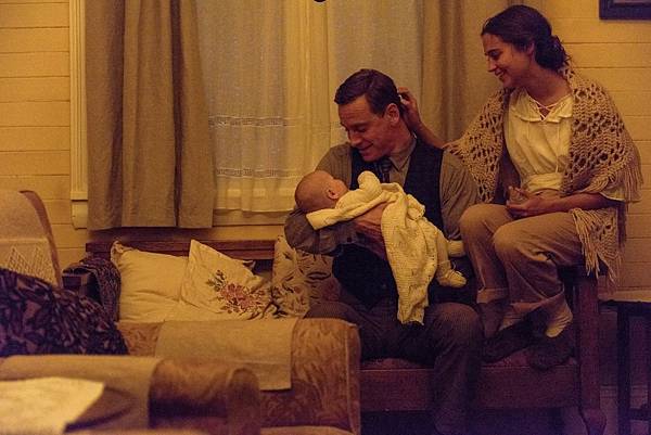 the-light-between-oceans-michael-fassbender-alicia-vikander-rachel-weisz-000909.jpg-r_1920_1080-f_jpg-q_x-xxyxx.jpg the-light-between-oceans-michael-fassbender-alicia-vikander-rachel-weisz-000909.jpg-r_1920_1080-f_jpg-q_x-xxyxx.jpg