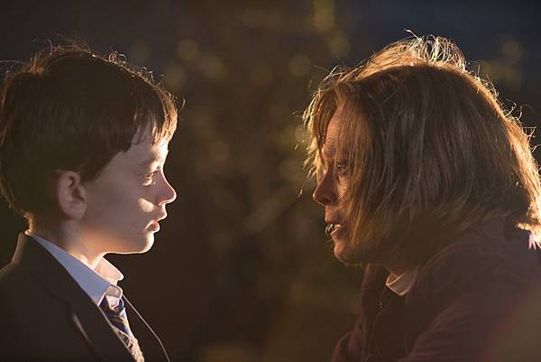 1467073735_focusfeatures_amonstercalls_felicityjones_sigourneyweaver_12-796x531.jpg 1467073735_focusfeatures_amonstercalls_felicityjones_sigourneyweaver_12-796x531.jpg