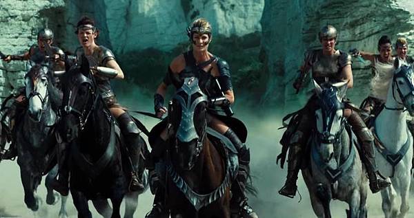 wonder-woman-amazon-tribe.jpg.824x0_q71.jpg wonder-woman-amazon-tribe.jpg.824x0_q71.jpg