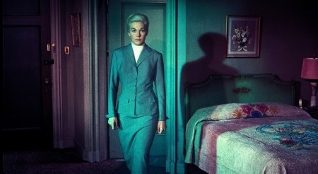 judy-devient-madeleine-kim-novak-vertigo-hitchcock-sueurs-froides-vert-apparition-vertigo-1756470417.jpg judy-devient-madeleine-kim-novak-vertigo-hitchcock-sueurs-froides-vert-apparition-vertigo-1756470417.jpg