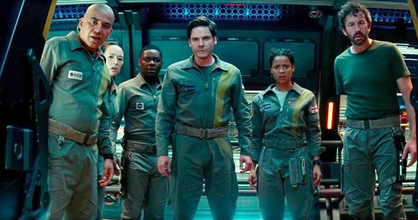 Cloverfield-Paradox-Trailer-Netflix.jpg Cloverfield-Paradox-Trailer-Netflix.jpg