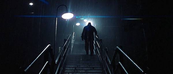 Unbreakable_movie-image.jpg Unbreakable_movie-image.jpg