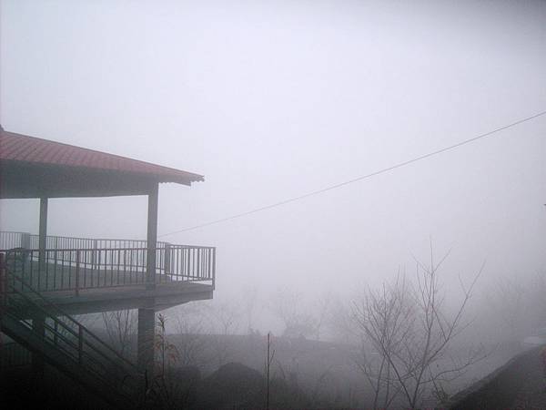 雲霧中的觀景台