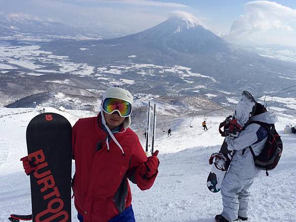 雪場山頂遠眺羊蹄山.jpg