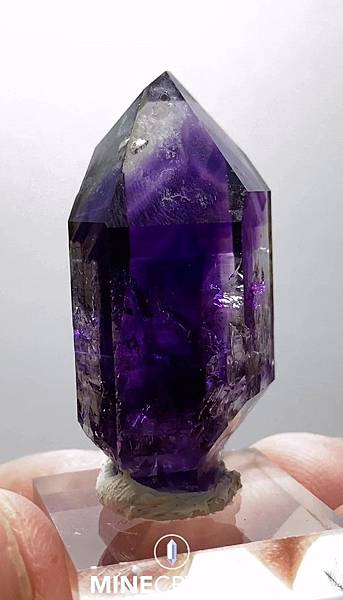 Grape jelly Amethyst Phantoms  Brandberg Area, Namibia.