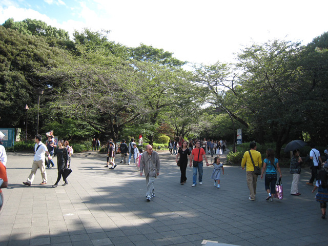 ueno_park_people.jpg