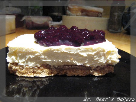 Cheese Cake with Blue Berry Dressing