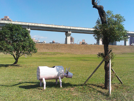 大臺北都會公園16-幸福水漾公園-草皮上裝置藝術