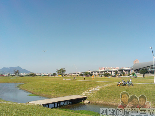 大臺北都會公園II33-幸福水漾公園-遠眺觀音山.jpg