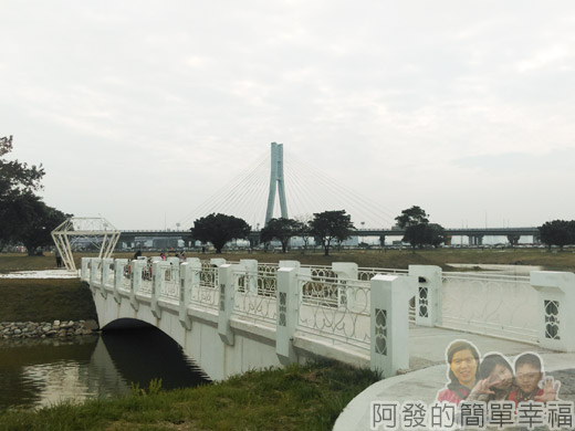 大臺北都會公園II52-幸福水漾公園-景觀橋雙心島永恆約定.jpg