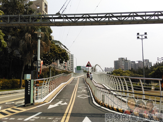 公館景福租借站-大稻埕租借站14-古亭河濱公園路段-跨堤天橋通台北市客家文化中心