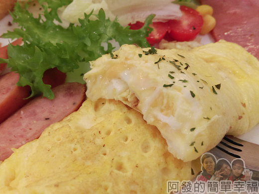 亞米洛複合式早午餐24-起司蛋捲特寫