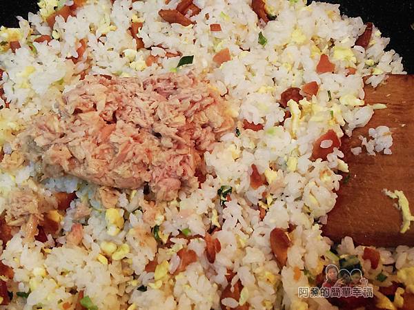 烏魚子炒飯10-下海底雞拌炒