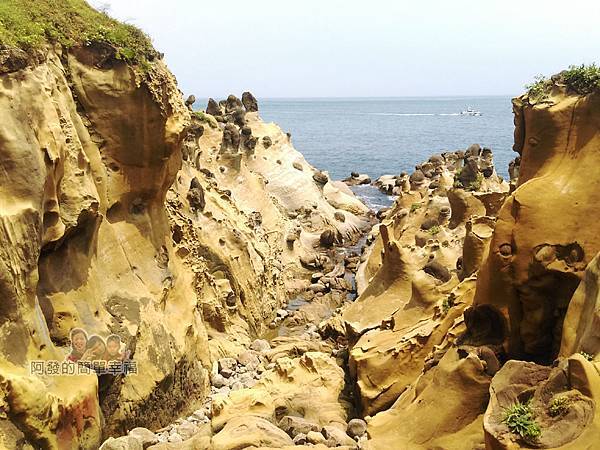 和平島海角樂園22-環山步道-觀景涼亭前的海蝕溝