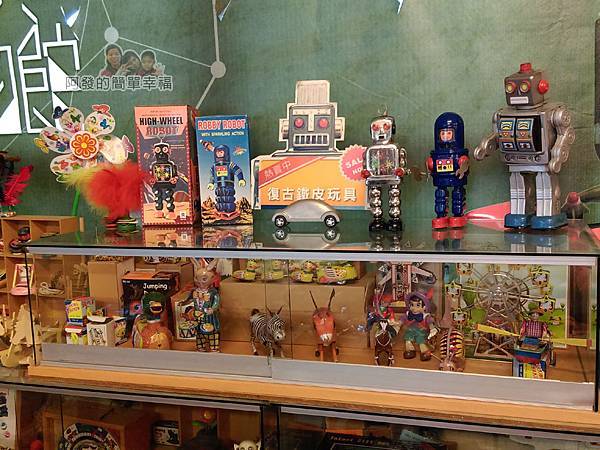 台灣玩具博物館08-販賣區-復古鐵皮玩具