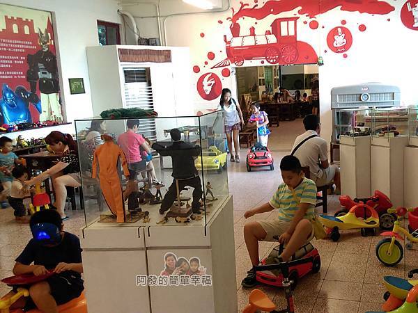 台灣玩具博物館42-各式童車