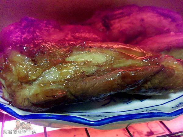 醬燒豬棒棒腿12-燒烤中的棒棒腿