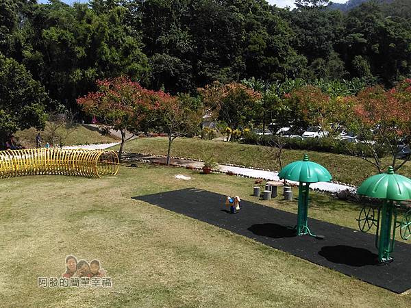 汶水老街-汶水茶壽04-停車場旁的小公園