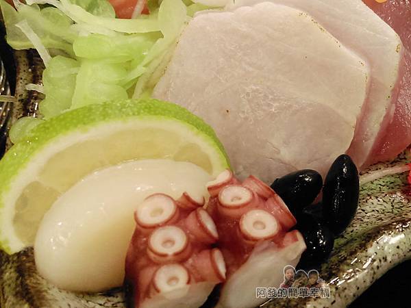 美希屋33-生魚片定食-生魚片盤局部特寫