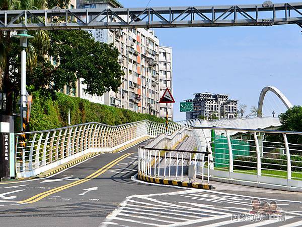 新店溪右岸11-古亭河濱公園-上橋往客家文化中心