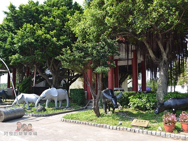 坑口彩繪村35-誠聖宮前的小公園