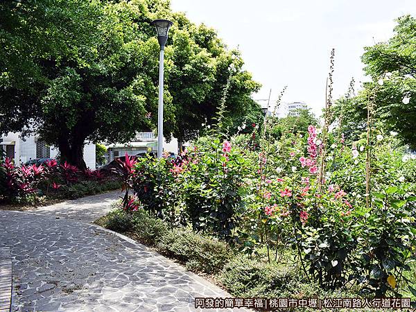 松江南路小花園01-合江路小花園路口.JPG