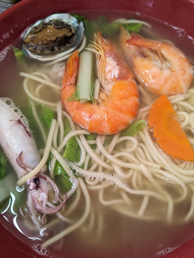 2024 0229 台北到宜蘭，走過懷舊小漁村，望著海享受鮮