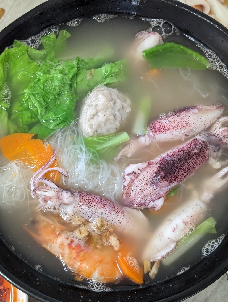 2024 0229 台北到宜蘭，走過懷舊小漁村，望著海享受鮮