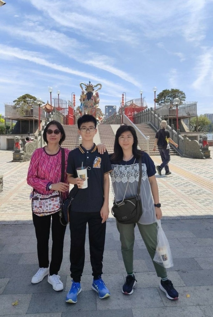 2024 0324 謝謝袁小姐與家人高雄旅遊，我們這裡都是全