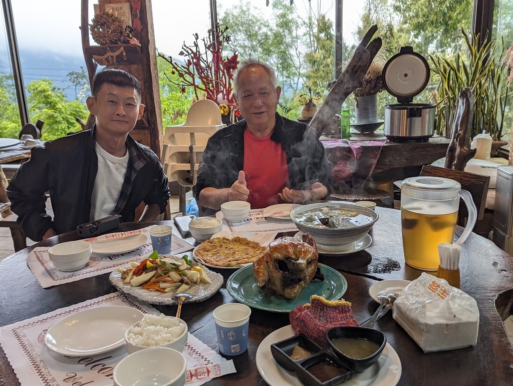 2024 0408 下著小雨的4月天，台中到清境遊，吃吃喝喝