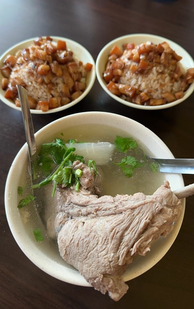 2024 0425 要回去之前再次安排了三明治，滷肉飯，豬大