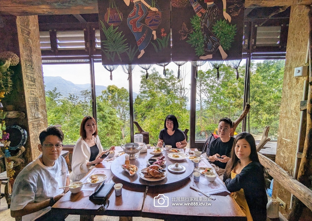 2024 0509 美味早餐，道地烤雞餐，吹著涼涼的風，看羊