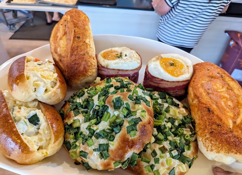 2024 0605 休假第3天整理清潔完車子，出門覓食，腦海