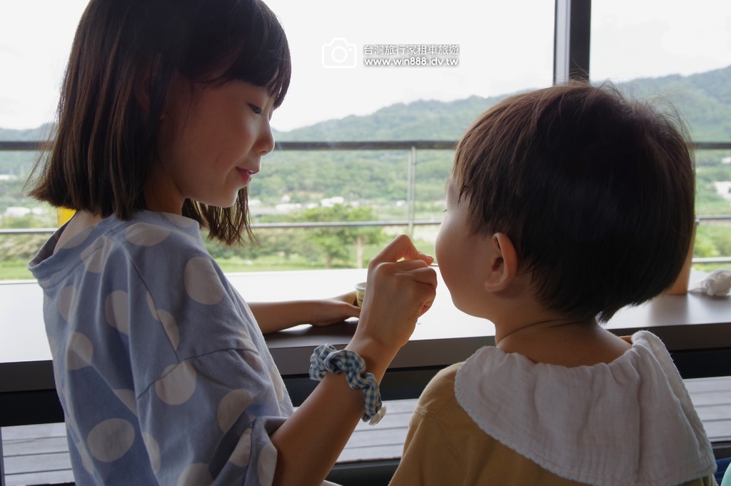 2024 0820 李先生全家福，勝興車站小火車，茶園風光下