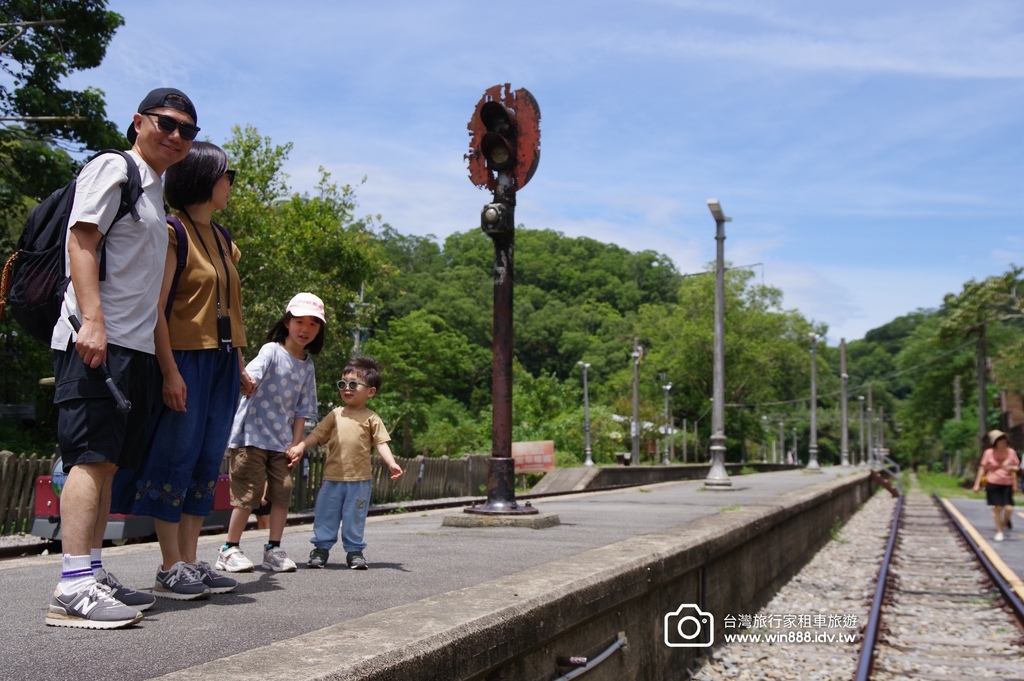 2024 0820 李先生全家福，勝興車站小火車，茶園風光下