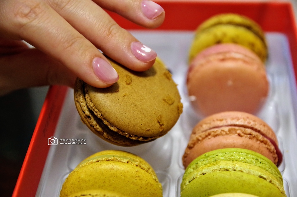 2024 1003 感謝老闆贈送台中甜品，颱風天休息兩天，跟