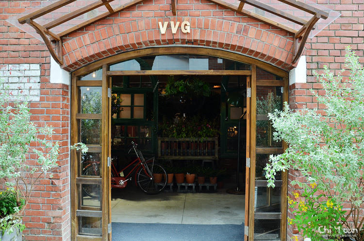 VVG at home02.jpg