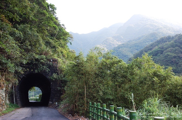 侯硐宜蘭縣鐵路舊隧道遺址04.jpg