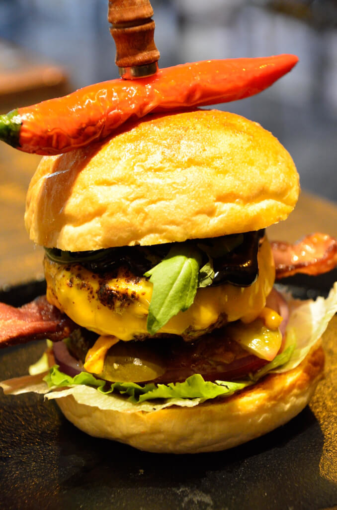 DSC_0003.JPG 紅盒子LE ROUGE 闇黑撒旦牛肉堡